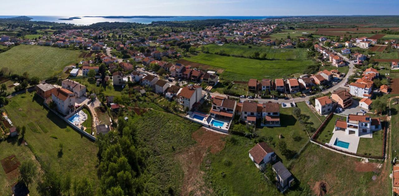 Villa Komel With Pool Fažana Eksteriør bilde